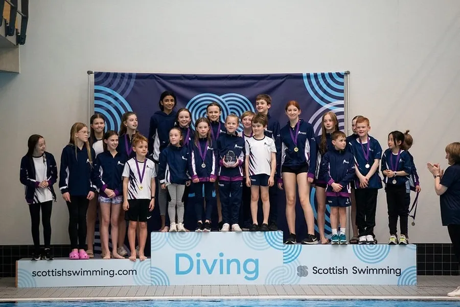 Diving Thistle Trophy