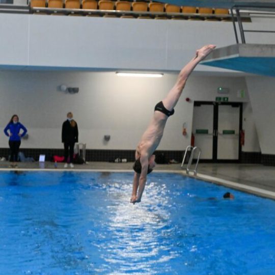 Noah diving