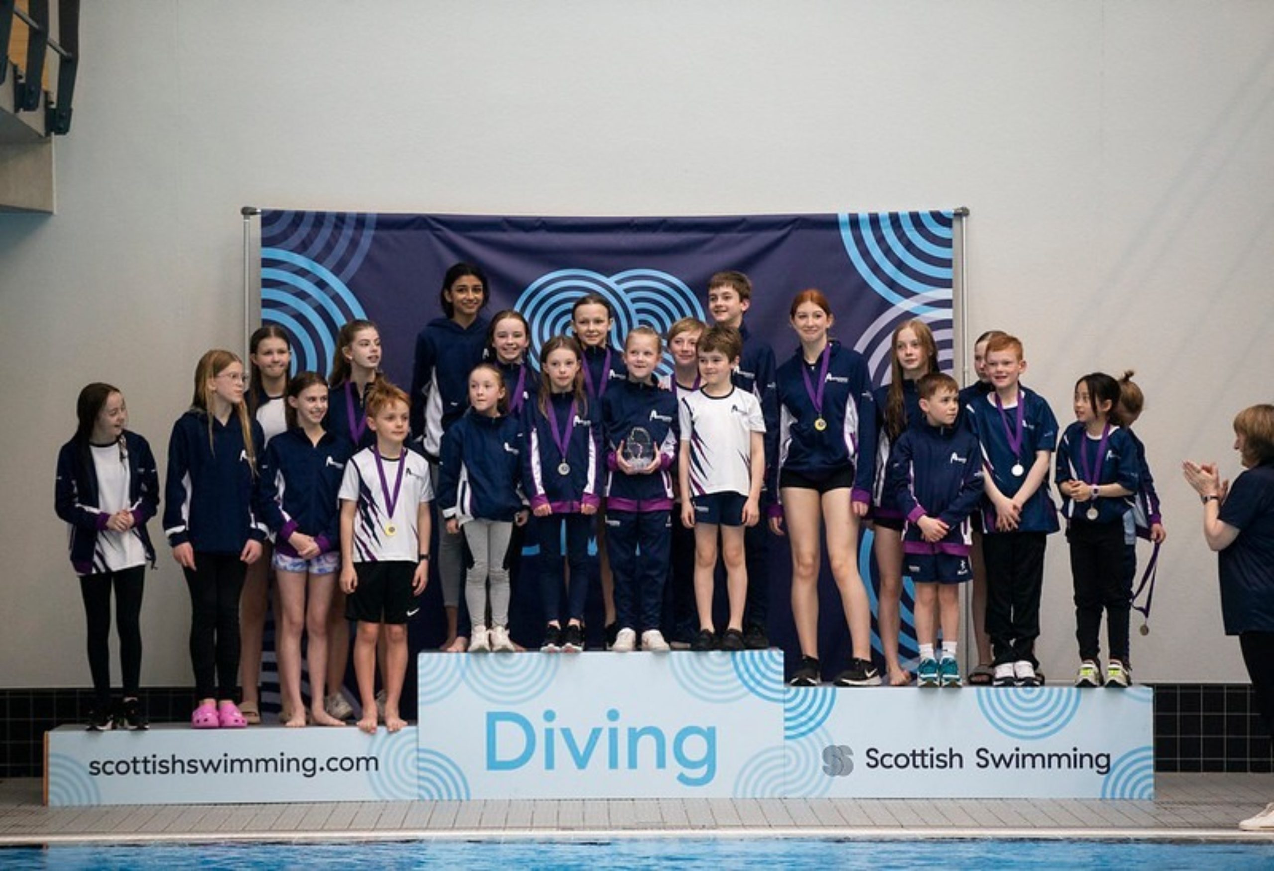 Diving Thistle Trophy